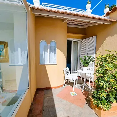 Mimosa Couette-café Anacapri (Isola di Capri)