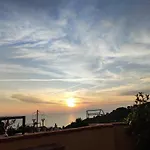 לינה וארוחת בוקר Mimosa 4*