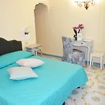 Mimosa לינה וארוחת בוקר