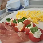 Mimosa לינה וארוחת בוקר