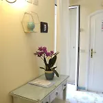 לינה וארוחת בוקר Mimosa 4*