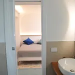 לינה וארוחת בוקר Mimosa